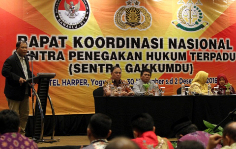 Pimpinan Bawaslu RI Nasrullah membuka kegiatan Rakornas Penanganan Pelanggaran Pilkada Tahun 2017 di Yogyakarta, Sabtu (30 November s/d 2 desember 2016) 