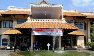 Tempat Lokasi Rekapitulasi Perhitungan Suara Presiden dan Wakil Presiden Tahun 2014 di Hotel Equator Surabaya Jawa Timur.