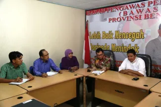 Ketua Bawaslu RI, Muhammad Meminta Keterangan awal dari anggota  Bawaslu Provinsi Bengkulu terkait dinamika yang terjadi di internal Panwaslu Kabupaten Bengkulu Selatan (13/7).