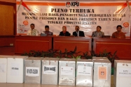 Rapat Pleno terbuka Rekapitulasi Hasil Penghitungan Suara Pemilu Presiden dan Wakil Presiden Tingkat Provinsi, di Serang, Provinsi Banten, Sabtu (17/7). 