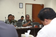 Ketua Komisi A DPRD Kabupaten Pekalongan, Kundarto, meminta penjelasan mengenai mekanisme sengketa perselisihan hasil Pilkada (PHP) di Mahkamah Konstitusi (MK) dan penjelasan mengenai kewenangan, tugas pokok dan fungsi Bawaslu dalam Pemilu maupun Pilkada 
