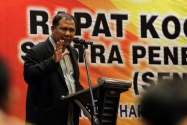 Pimpinan Bawaslu RI Nasrullah saat memberikan pengarahan pada pembukaan Rakornas Penanganan Pelanggaran Pilkada Tahun 2017 di Yogyakarta, Sabtu (30 November s/d 2 desember 2016) 