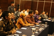 Pimpinan Bawaslu Kalsel, Azhari Dani dan Erna Kasypiah hadir dalam Rapat Koordinasi Sentra Penegakan Hukum Terpadu (Gakkumdu) Province Kalimantan Selatan, Rabu (17/9).